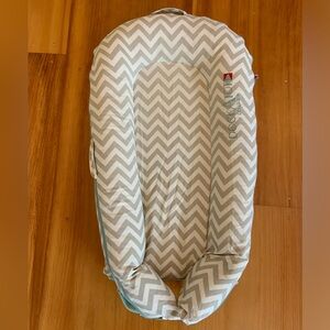 Dock a Tot with travel bag